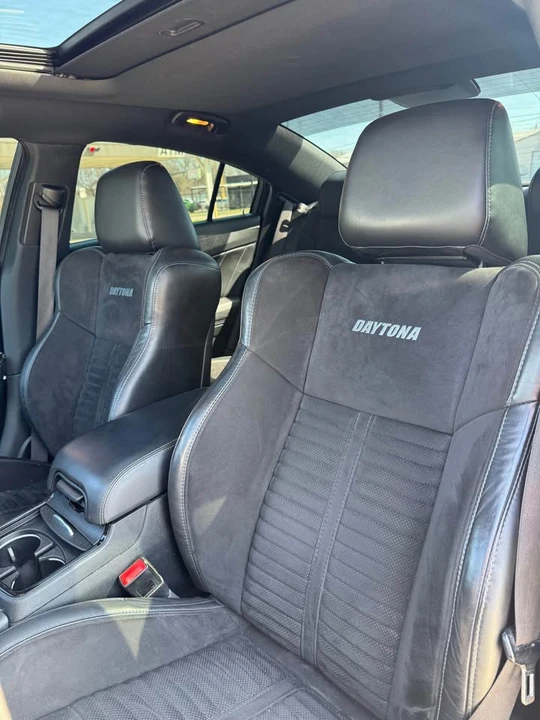 2020 Dodge Charger - Image 10 of 19