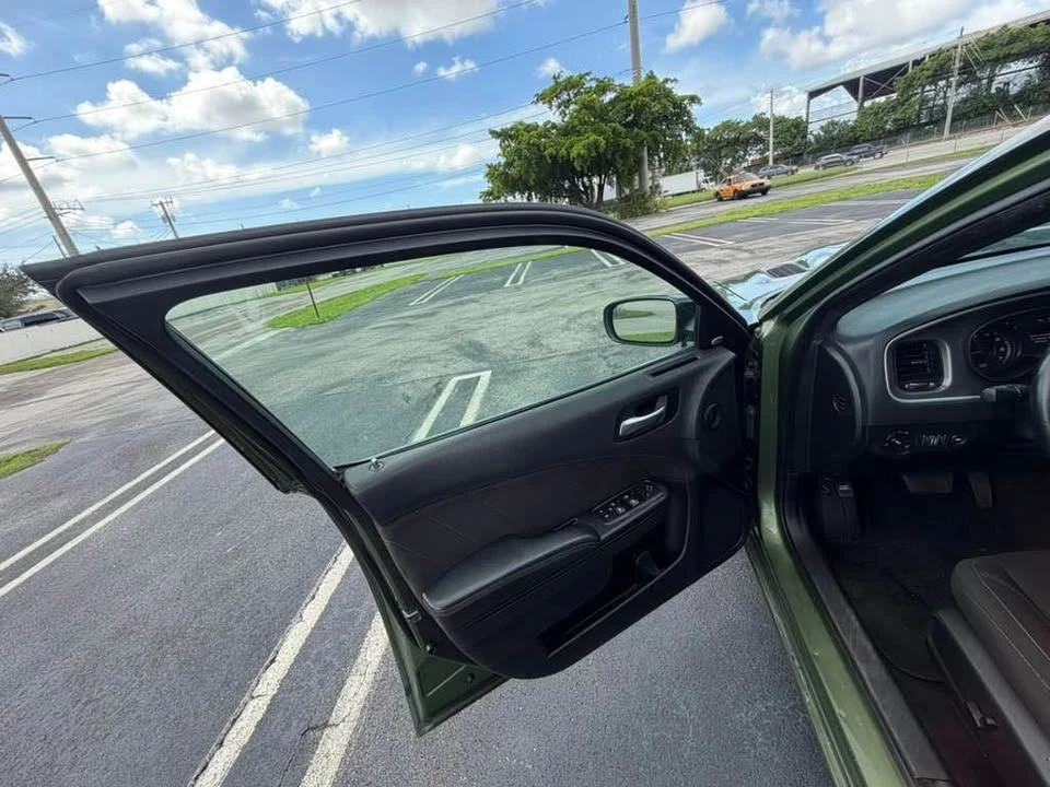 2020 Dodge Charger 7th Gen - Image 9 of 17