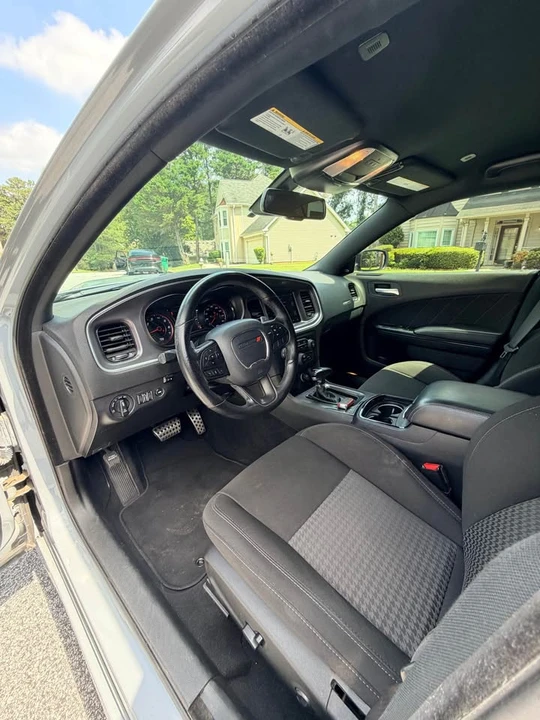 2020 Dodge Charger 7th Gen - Image 9 of 11