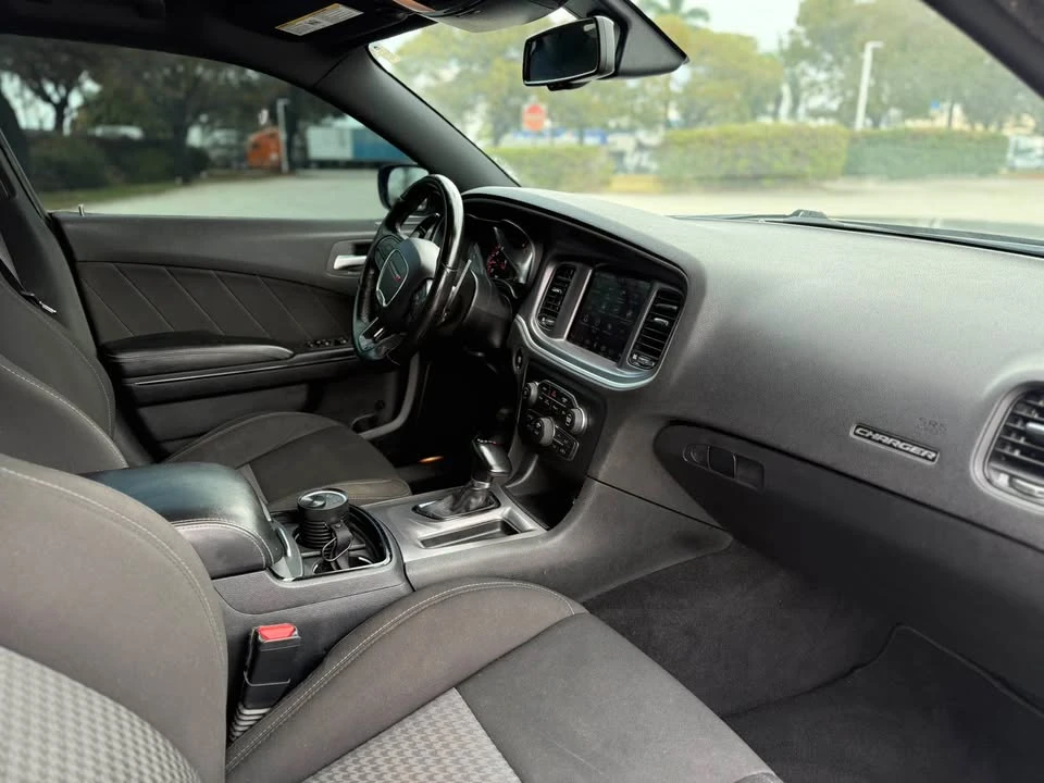 2020 Dodge Charger 7th Gen - Image 14 of 17