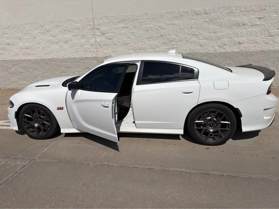 2020 Dodge Charger - Image 8 of 13
