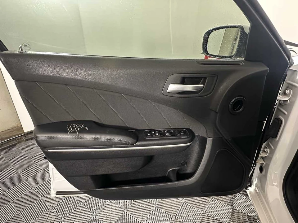 2020 Dodge Charger 7th Gen - Image 15 of 21