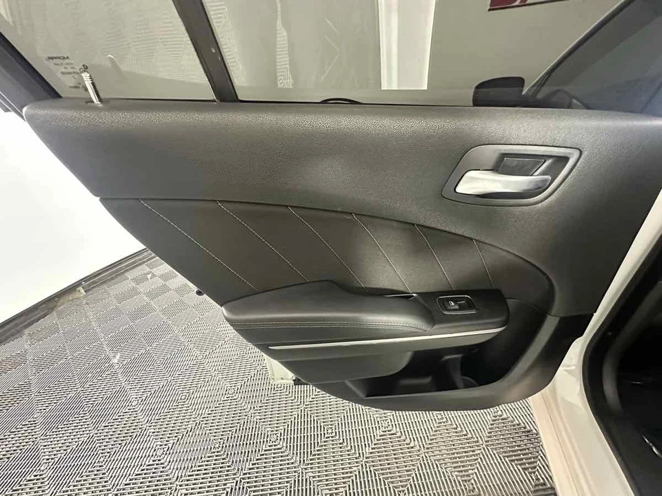 2020 Dodge Charger 7th Gen - Image 17 of 21