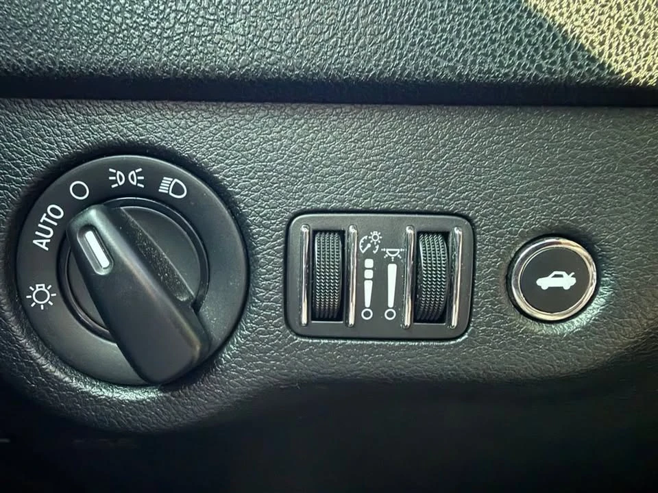 2020 Dodge Charger 7th Gen - Image 17 of 20