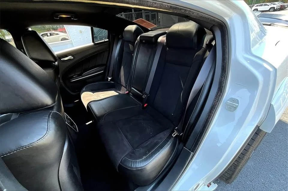 2020 Dodge Charger 8th Gen - Image 7 of 12