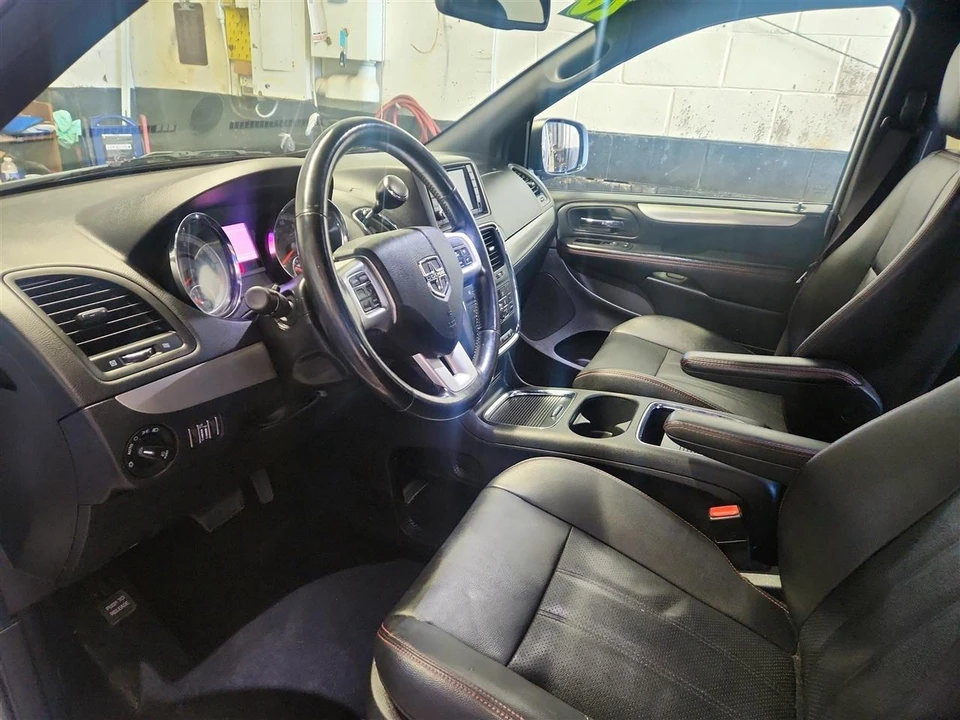 2020 Dodge Caravan - Image 9 of 28