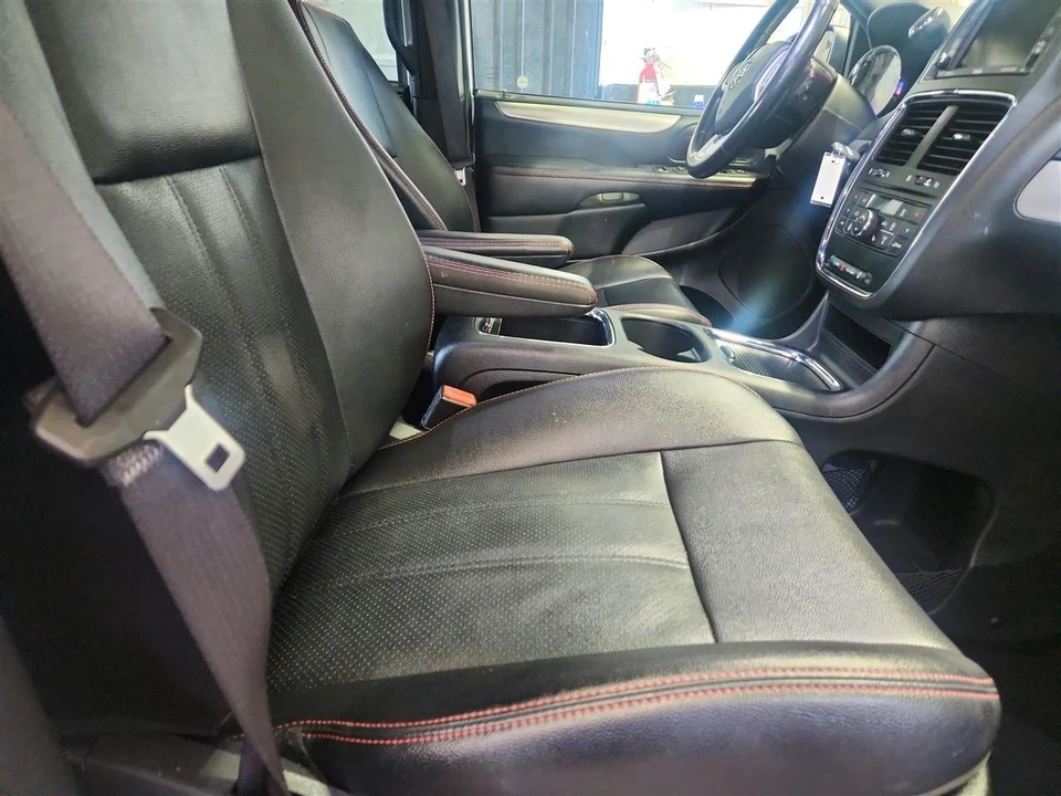 2020 Dodge Caravan - Image 21 of 28