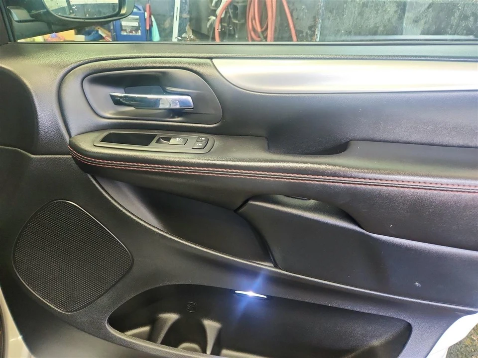 2020 Dodge Caravan - Image 22 of 28