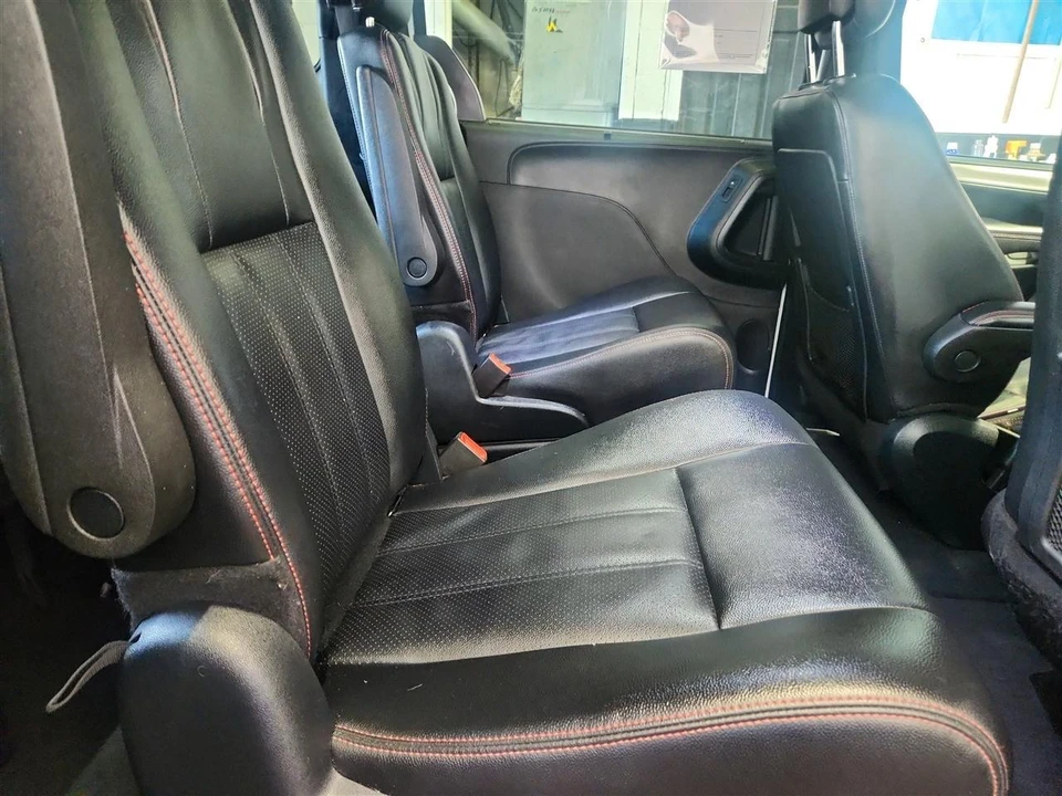 2020 Dodge Caravan - Image 23 of 28