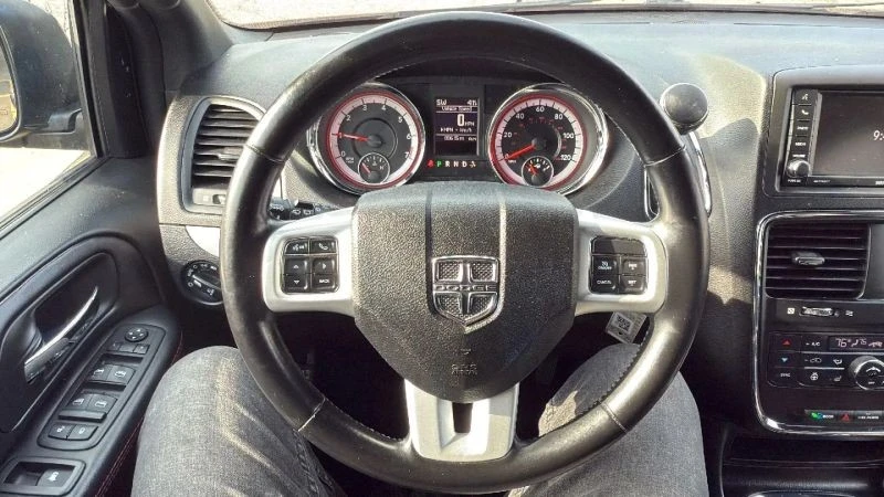 2020 Dodge Caravan - Image 10 of 12