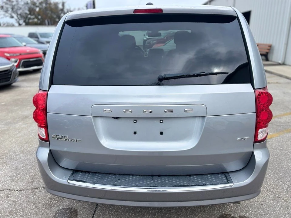 2020 Dodge Caravan - Image 4 of 21