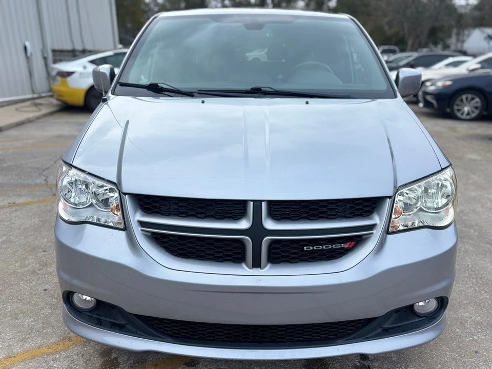 2020 Dodge Caravan - Image 8 of 21