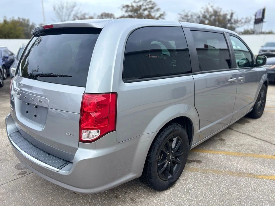 2020 Dodge Caravan - Image 5 of 21