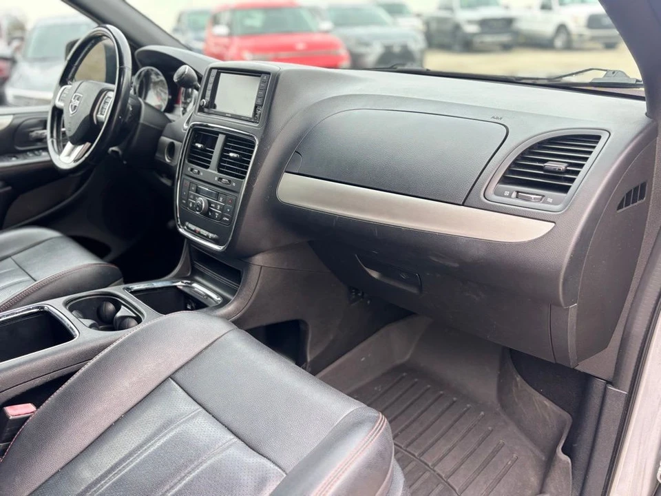 2020 Dodge Caravan - Image 12 of 21