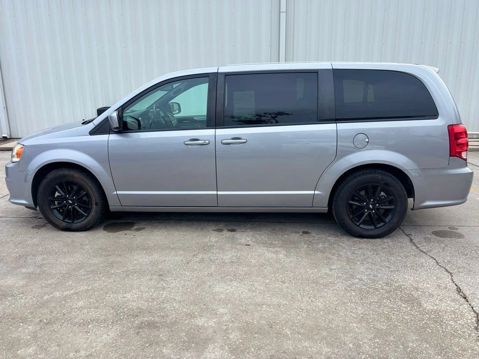 2020 Dodge Caravan - Image 2 of 21