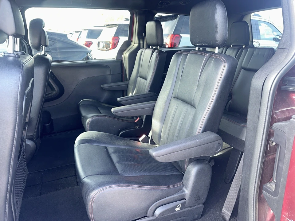 2020 Dodge Caravan - Image 6 of 10