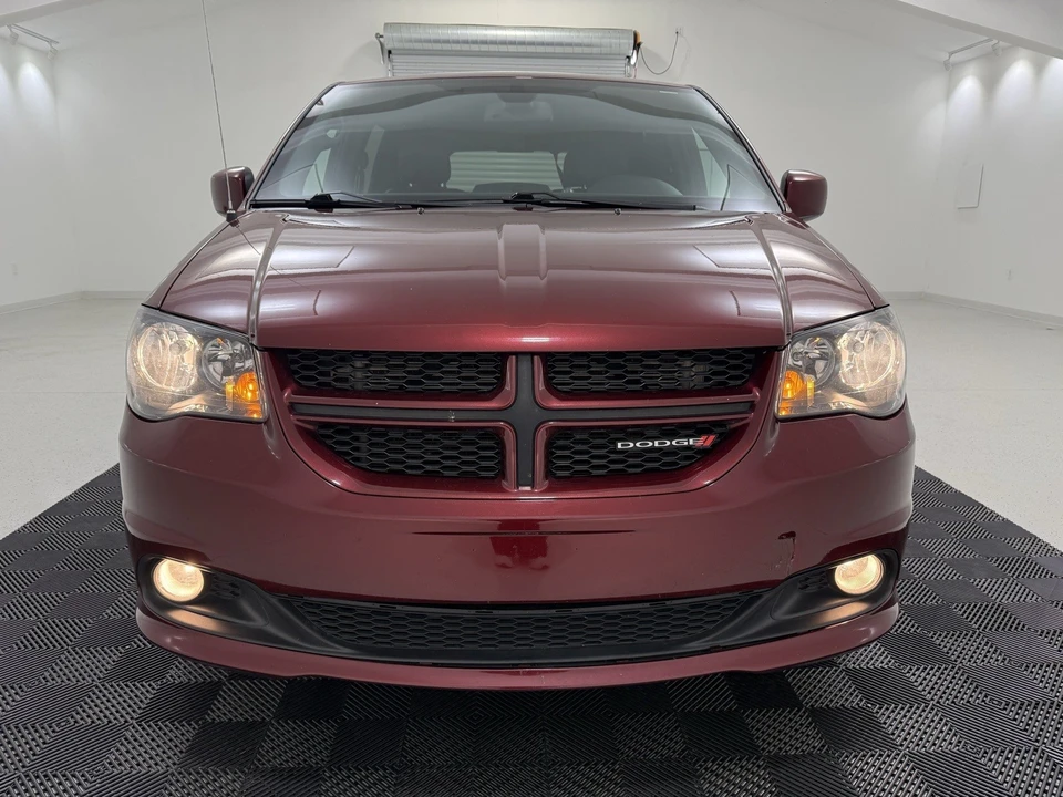2020 Dodge Caravan - Image 2 of 12