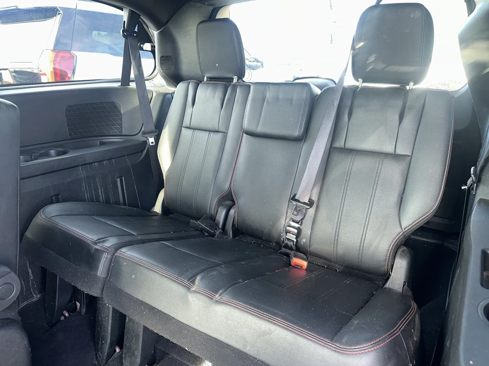 2020 Dodge Caravan - Image 7 of 10