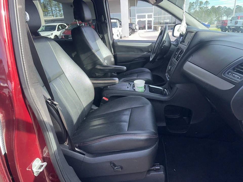2020 Dodge Caravan - Image 5 of 10