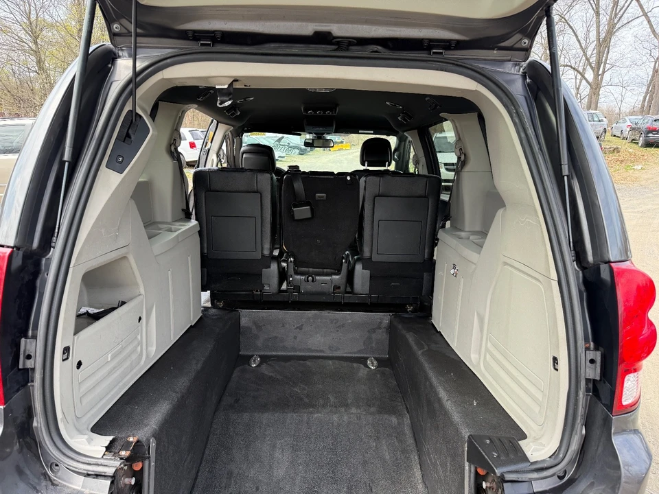 2020 Dodge Caravan - Image 16 of 16
