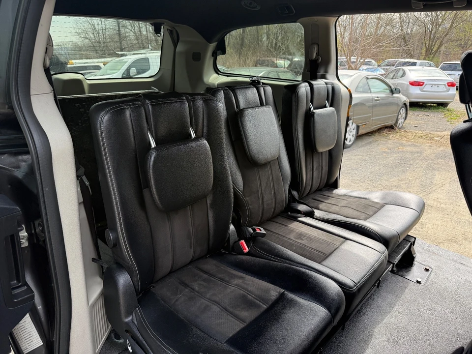 2020 Dodge Caravan - Image 10 of 16