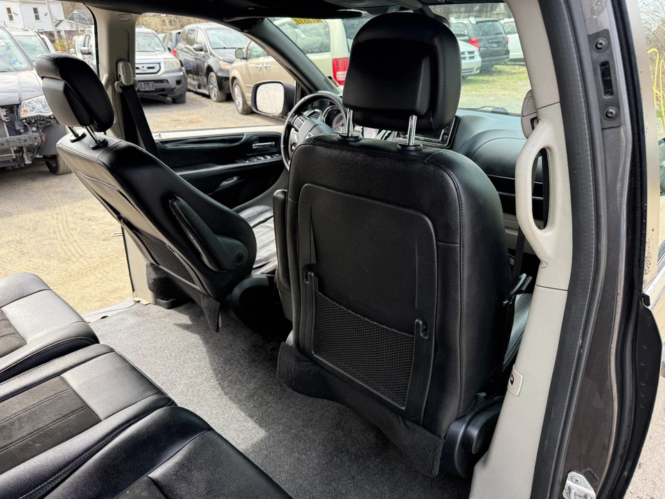 2020 Dodge Caravan - Image 11 of 16