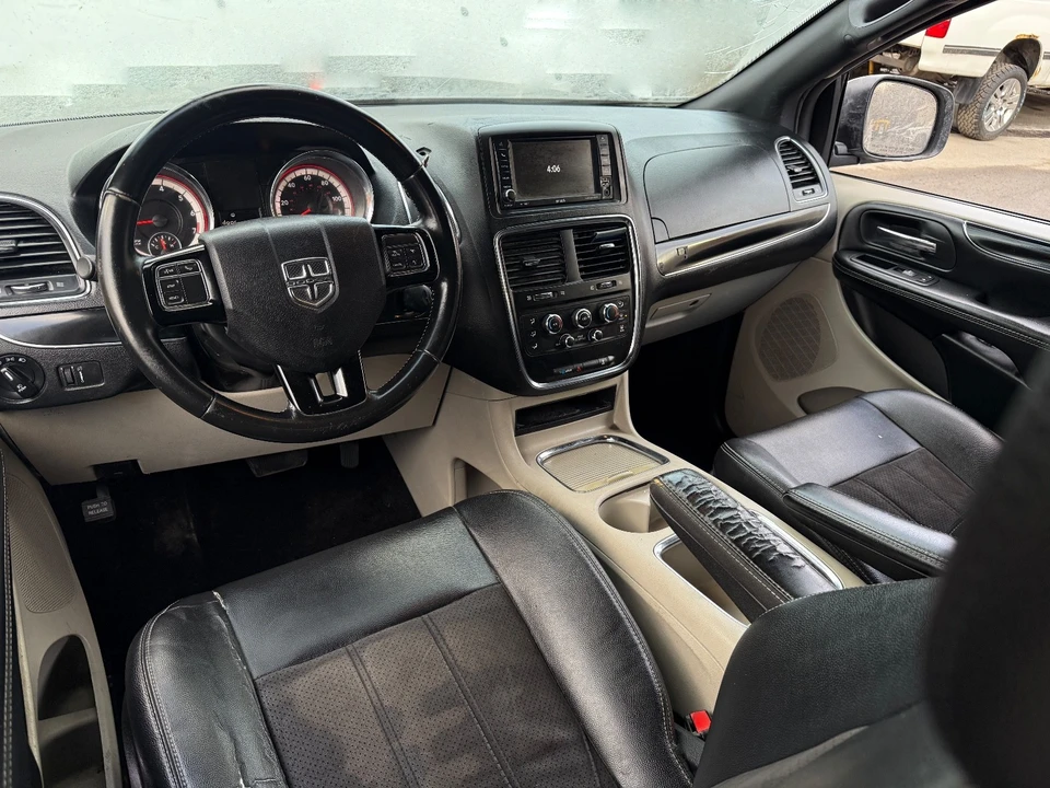2020 Dodge Caravan - Image 9 of 18
