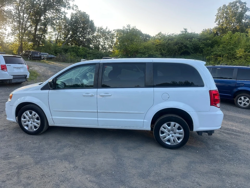 2020 Dodge Caravan - Image 3 of 21