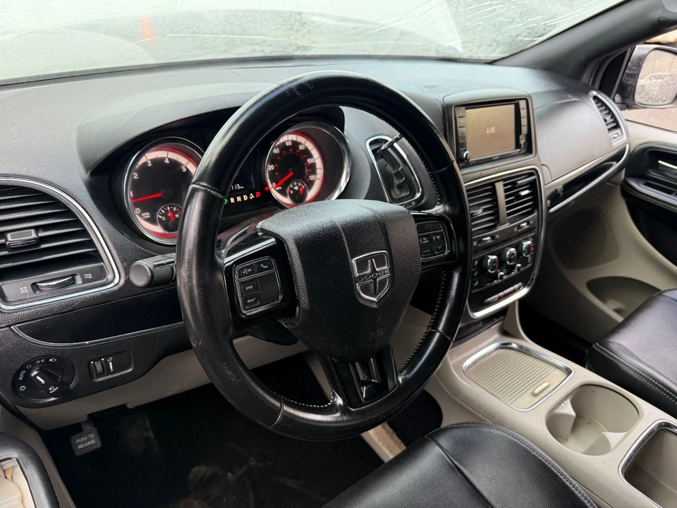 2020 Dodge Caravan - Image 8 of 18