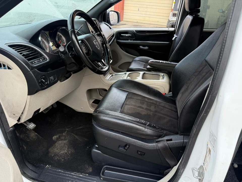 2020 Dodge Caravan - Image 7 of 18