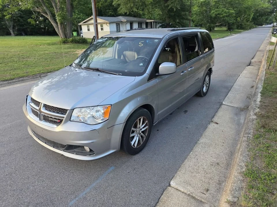 2020 Dodge Caravan - Image 7 of 12