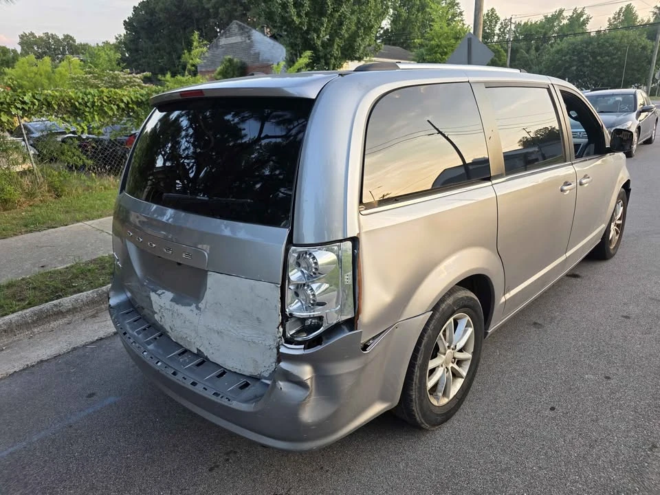 2020 Dodge Caravan - Image 2 of 12
