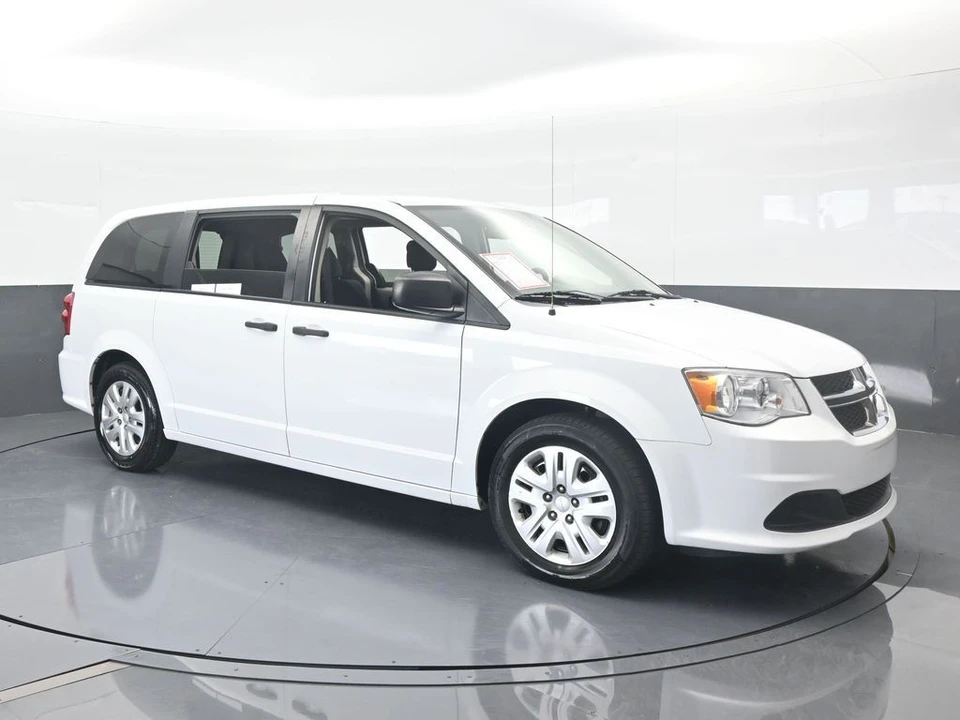 2020 Dodge Caravan - Image 8 of 12