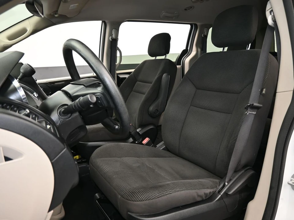2020 Dodge Caravan - Image 10 of 12