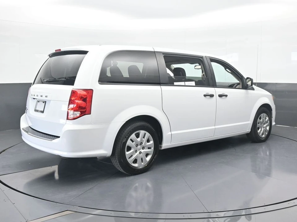 2020 Dodge Caravan - Image 6 of 12