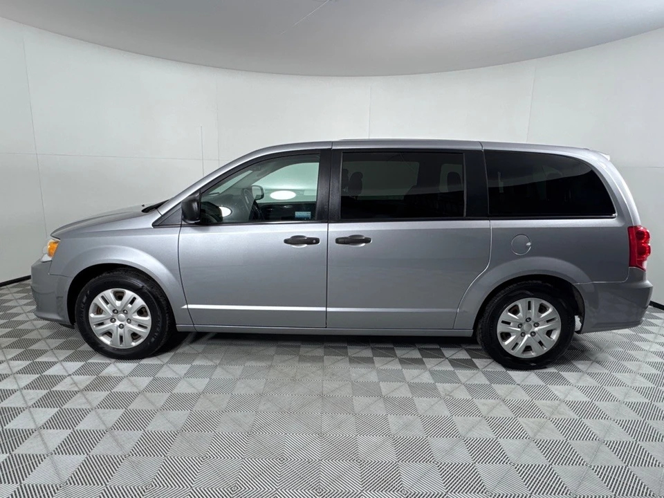 2020 Dodge Caravan - Image 8 of 12