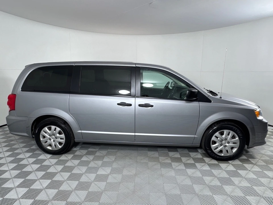 2020 Dodge Caravan - Image 4 of 12