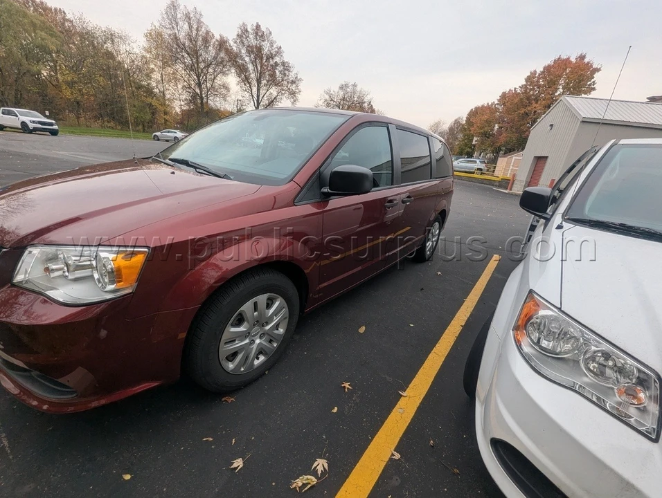 2020 Dodge Caravan - Image 2 of 11