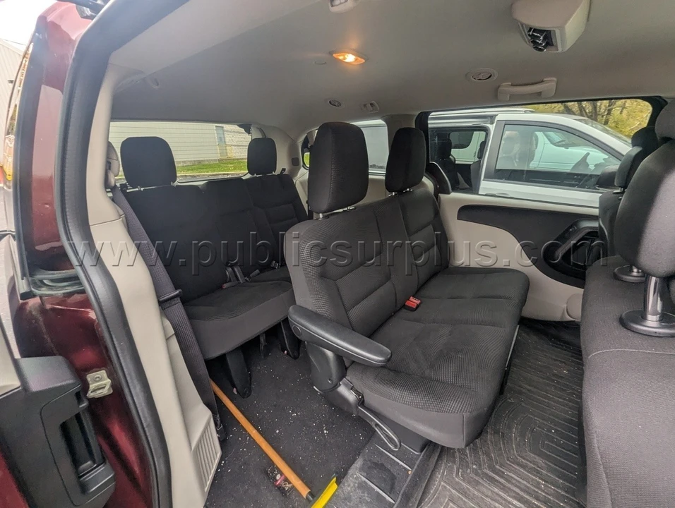 2020 Dodge Caravan - Image 5 of 11