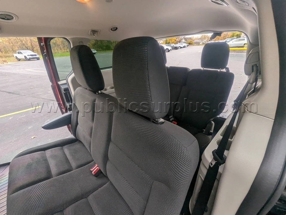 2020 Dodge Caravan - Image 9 of 11