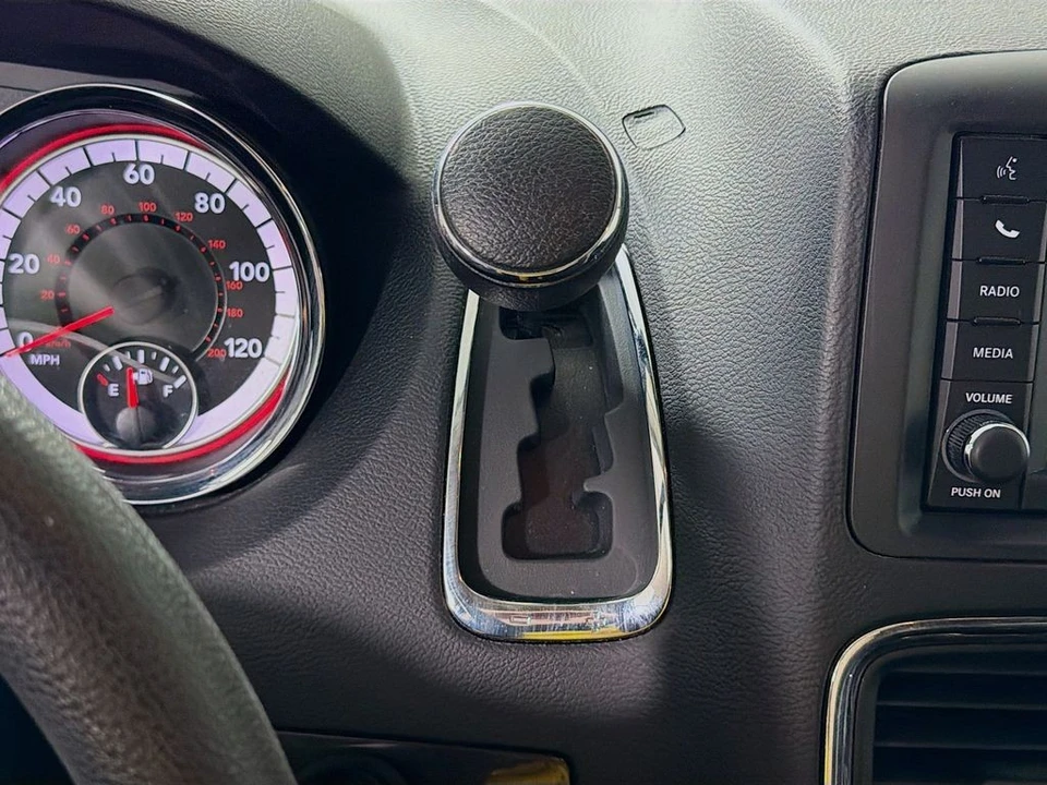 2020 Dodge Caravan - Image 18 of 21