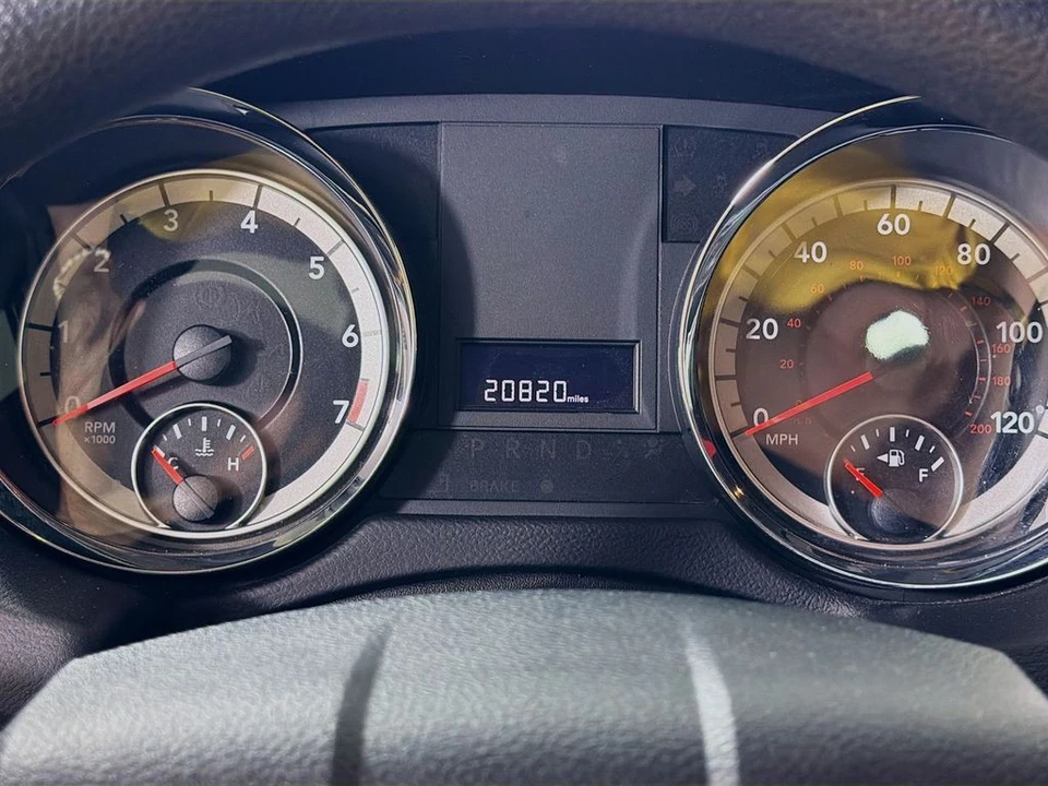 2020 Dodge Caravan - Image 14 of 21