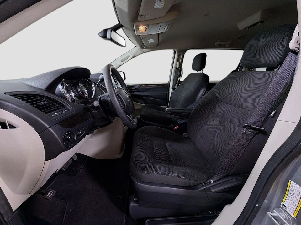 2020 Dodge Caravan - Image 12 of 21