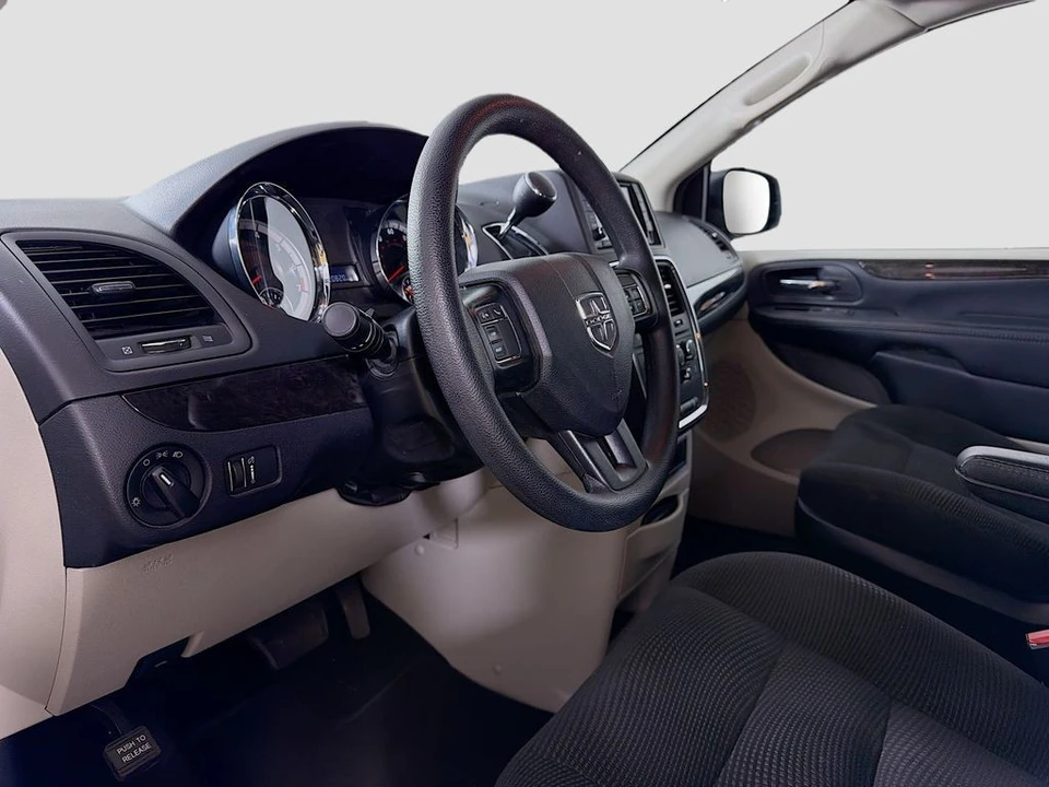 2020 Dodge Caravan - Image 10 of 21