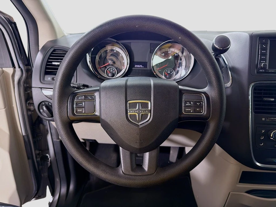 2020 Dodge Caravan - Image 13 of 21