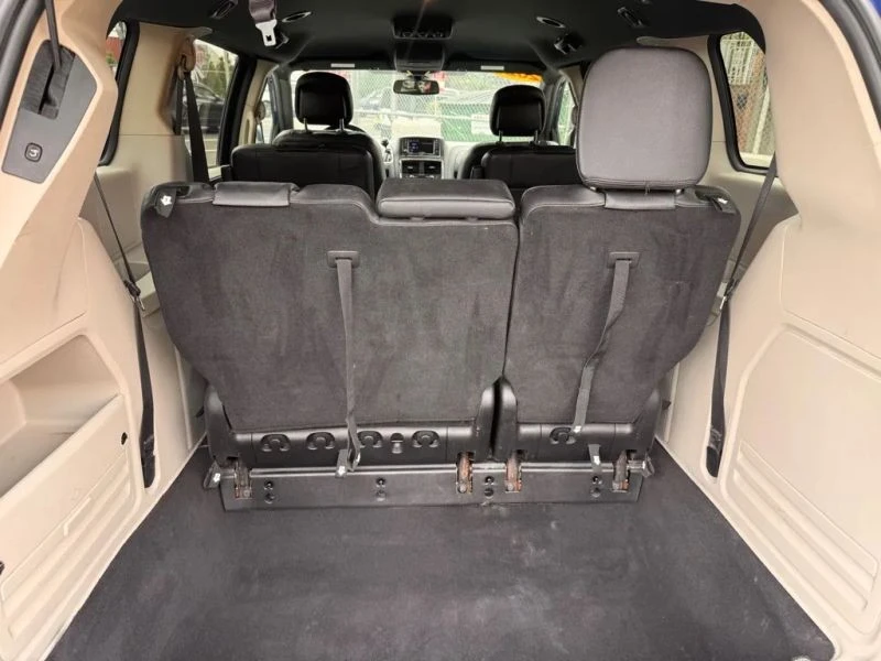 2020 Dodge Caravan - Image 8 of 12