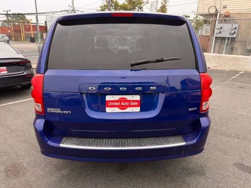 2020 Dodge Caravan - Image 5 of 12