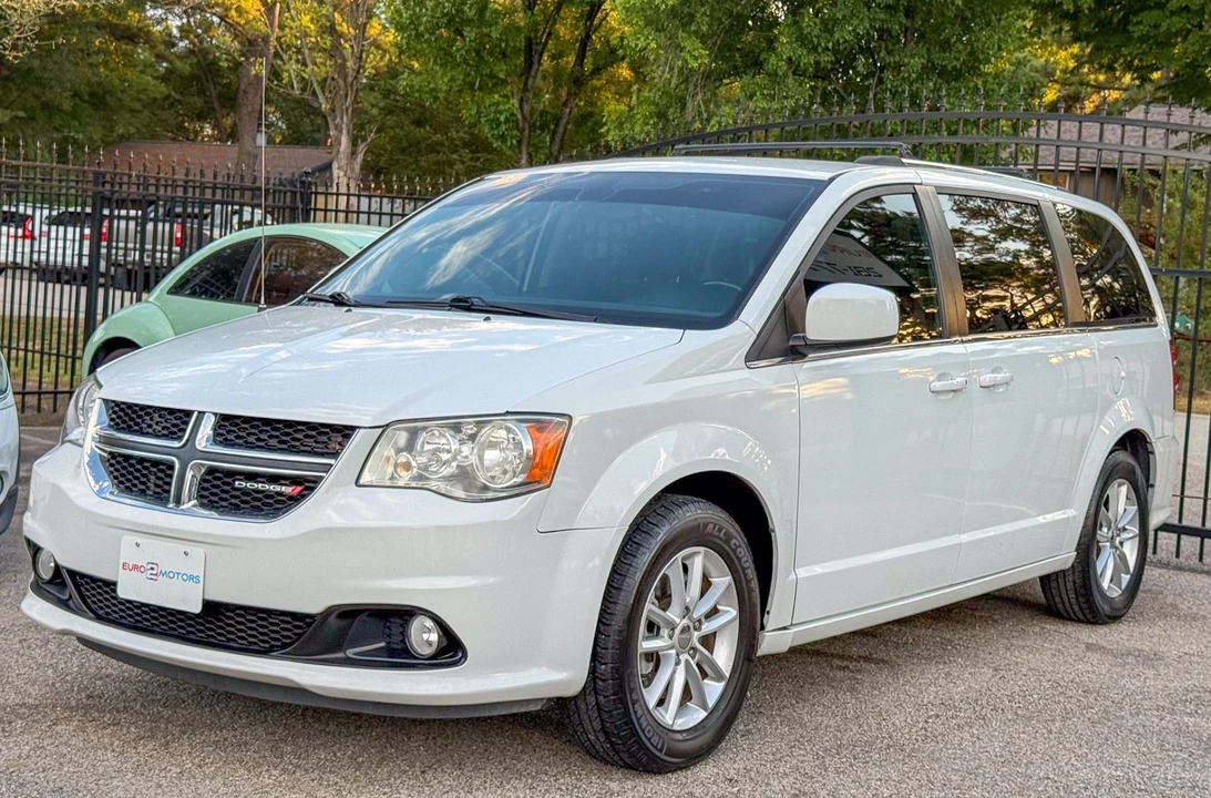 2020 Dodge Caravan - Image 3 of 12