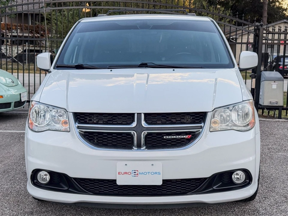 2020 Dodge Caravan - Image 2 of 12