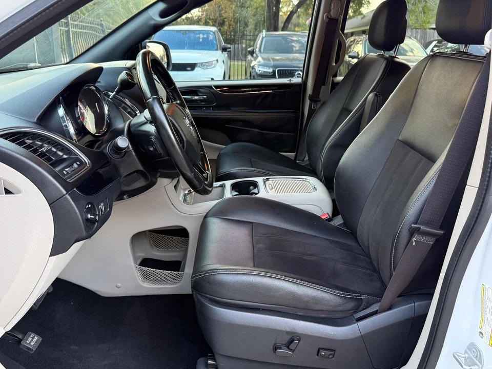 2020 Dodge Caravan - Image 9 of 12